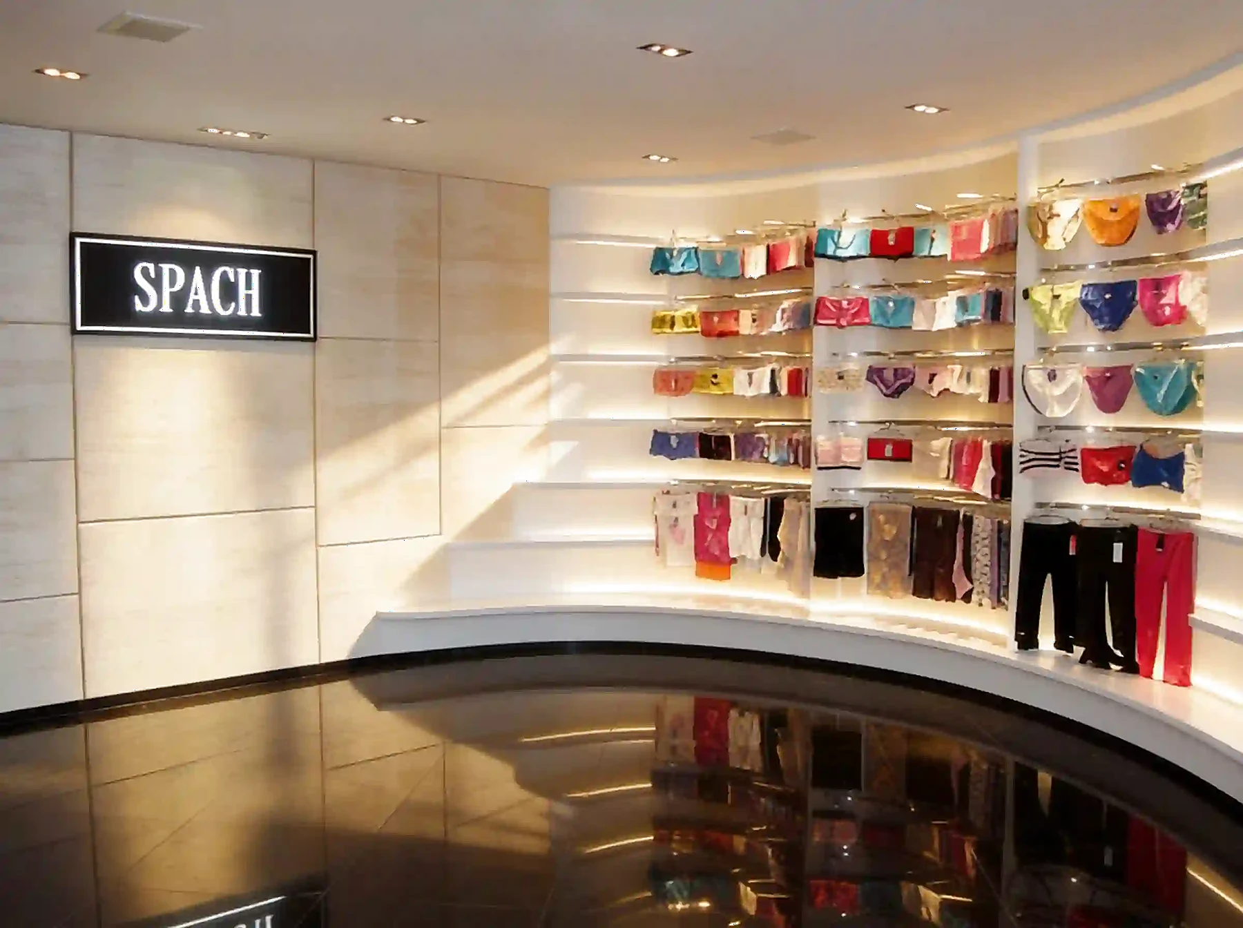 SPACH 样品房服装与内衣陈列